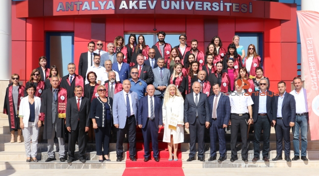 Antalya AKEV Üniversitesinin akademik yılı açılışı yapıldı