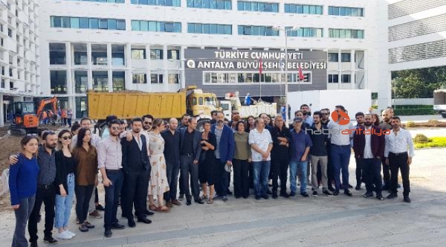 AŞT Genel Sanat Yönetmeni Mehmet Özgür görevden alındı