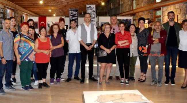 AÜ'de 'Cumhuriyet Sergisi'