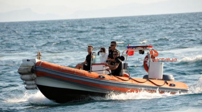 Falezlerde mahsur kaldı