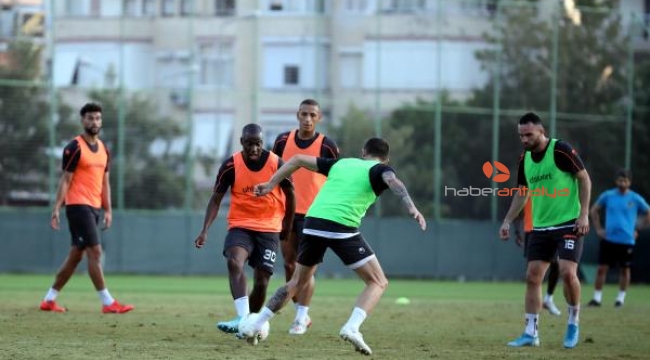 Aytemiz Alanyaspor topbaşı yaptı