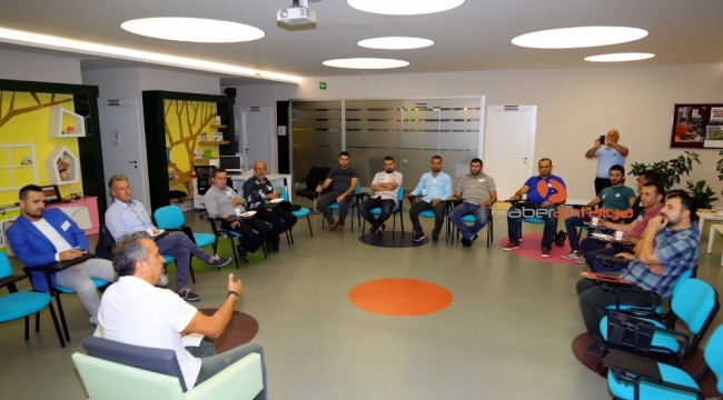 Baba adayları grup çalışmasına katıldı