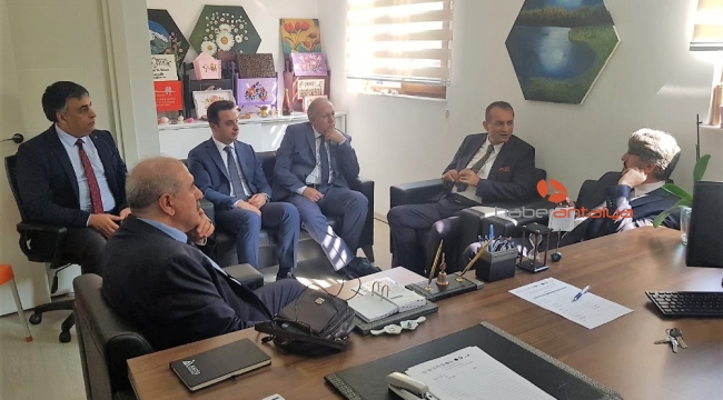 Bakanlık yetkilileri Aktif Yaşlı Merkezinde incelemelerde bulundu