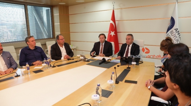Başkan Böcek Meslek Odaları Eşgüdüm Kurulu ile görüştü