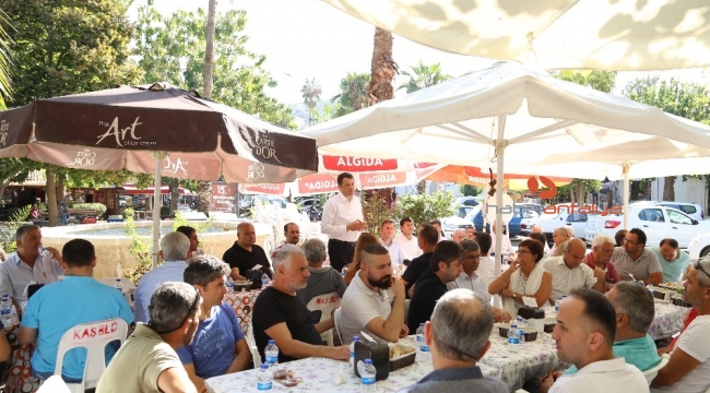 Başkan Ulutaş, esnafla kahvaltıda buluştu