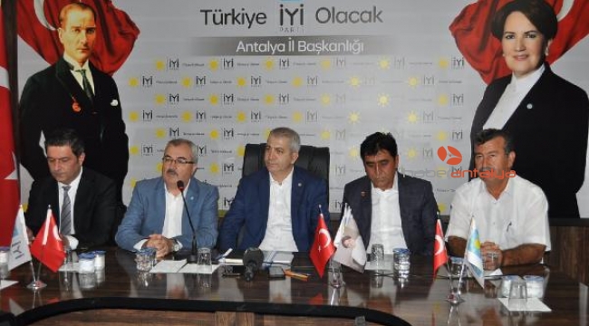 CHP'li meclis üyelerinden 'şehit' istifası