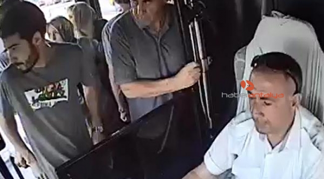 Otobüs şoförü, fenalaşan yolcuyu hastaneye yetiştirdi