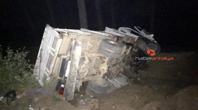 Kamyonet uçurumdan yuvarlandı: 1 ölü, 1 yaralı