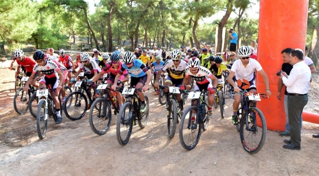 Kepez'de pedallar yarıştı