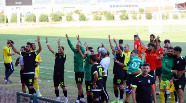 Manavgat Belediyespor liderliği bırakmadı