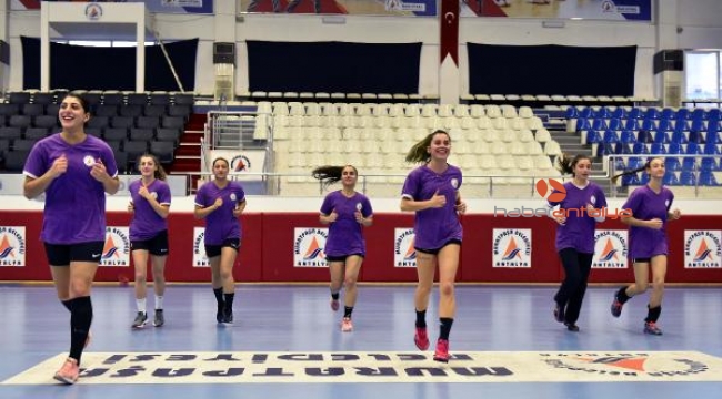 Paşanın Melekleri sezonu açıyor