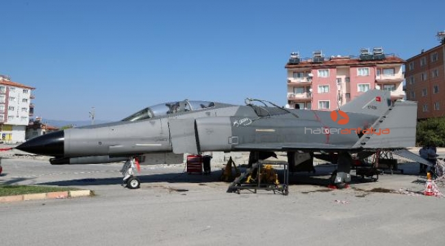 Türkiye'nin ilk kadın hava şehidinin adı, F-4 Fantom savaş uçağıyla anılacak