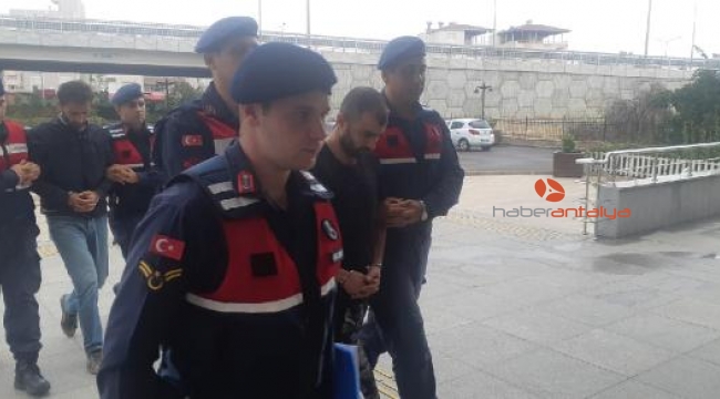 Polisiz' deyip, 116 bin TL dolandıran şüpheliler, Adana'da yakalandı