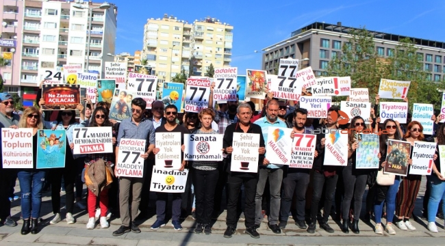 Antalya'da işten çıkartılan tiyatroculardan eylem