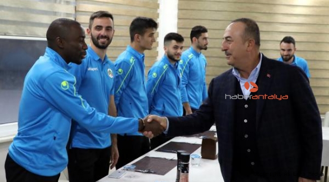 Bakan Çavuşoğlu'ndan Aytemiz Alanyaspor'a ziyaret
