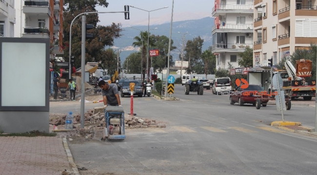 Büyükşehir'den Finike'de hummalı çalışma