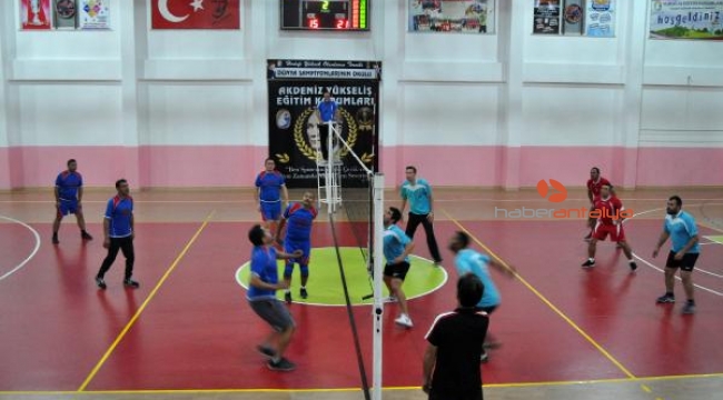Geleneksel voleybol turnuvası başladı