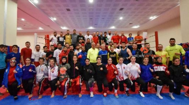 Kick boksta federasyon tarihinin madalya rekoru