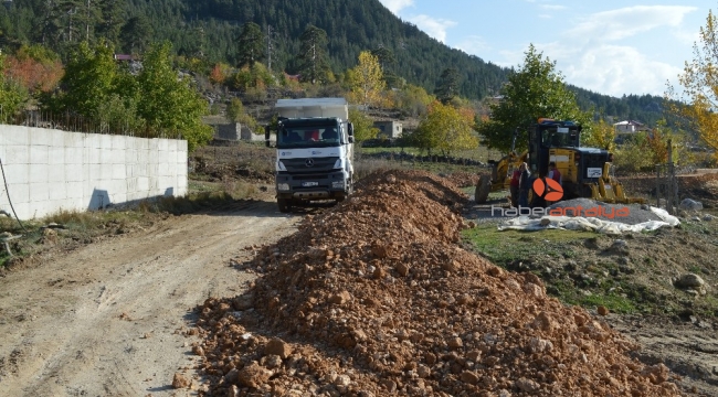 Maha-Belbaşı-Berem yayla yolunda stabilize çalışması