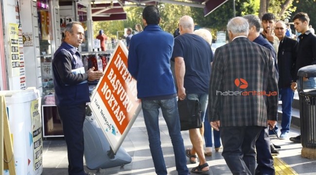 Manavgat Belediyesi ana caddelerde hizmet seferberliği başlattı