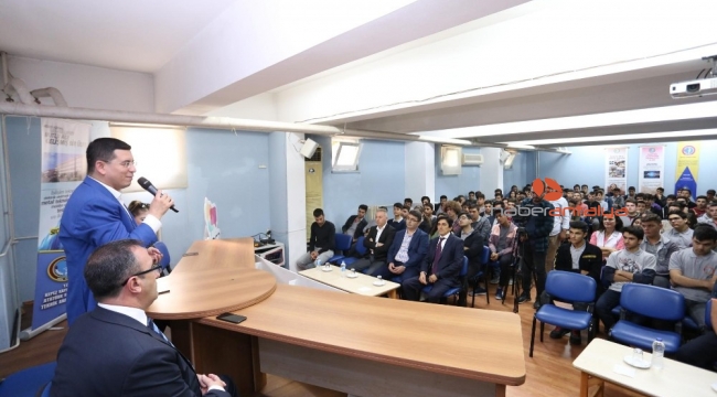 Tütüncü meslek liseli gençlerle buluştu