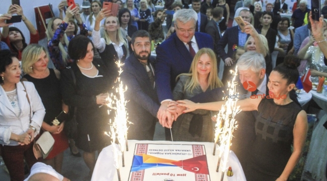 Ukrayna Aileleri Derneği 10'uncu kuruluş yıl dönümüne coşkulu kutlama