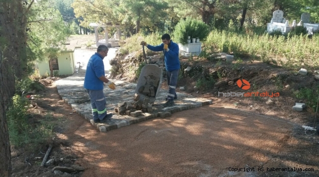 Alanya'da mezarlık bakımı
