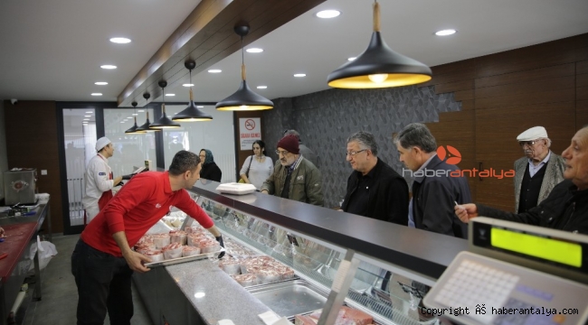 Antalyalılardan Halk Et'e yoğun ilgi