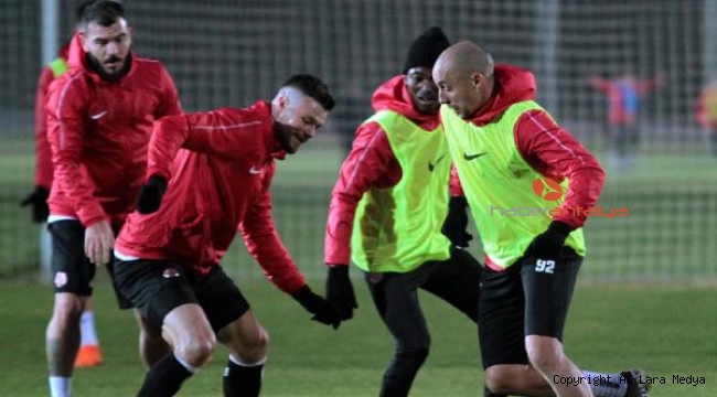 Antalyaspor'da 2 eksik