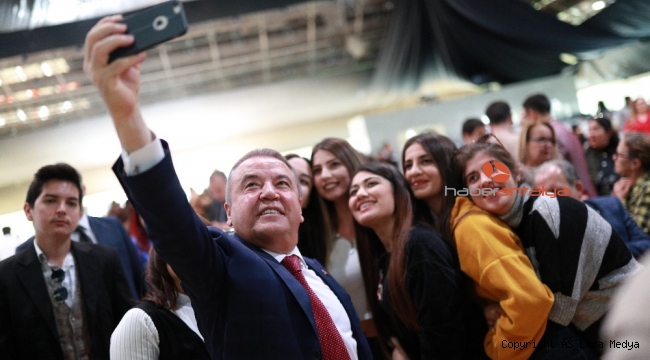 Başkan Böcek engelli bireylerle bir araya geldi