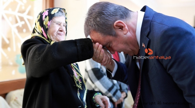 Başkan Böcek'ten huzurevi ziyareti