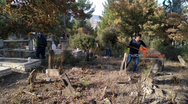 Büyükşehir mezarlıkların eksiklerini gideriyor
