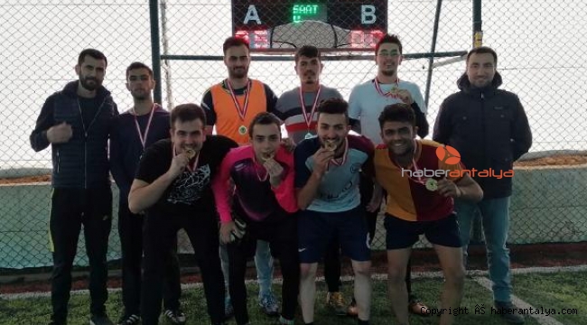 Elmalı MYO'da futbol turnuvası