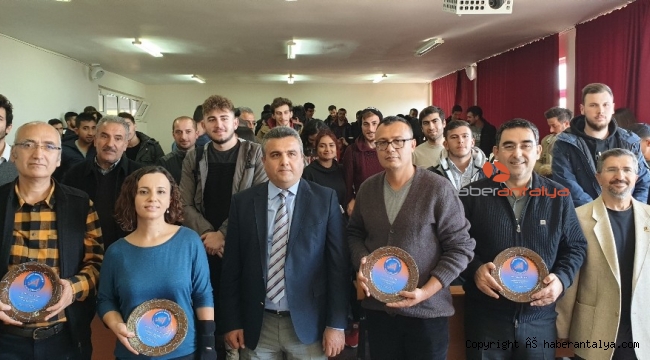 Elmalı'da Radyo Yayıncılığı ve İletişim konuşuldu