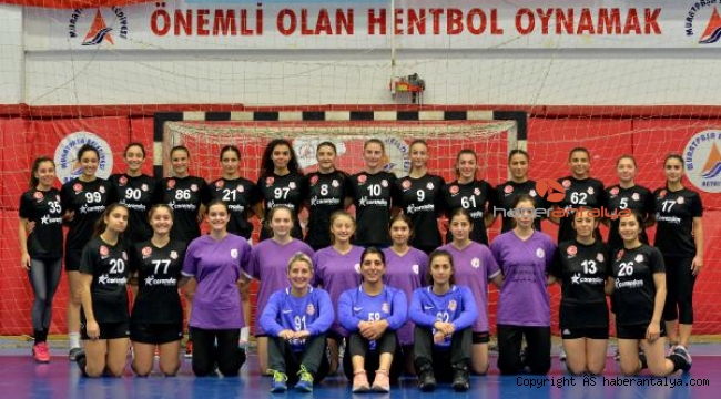 Hentbolun gol kraliçesi