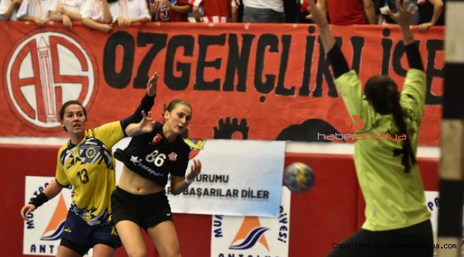 Hentbolun gol kraliçesi