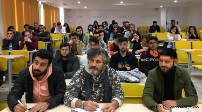 İki oğluyla aynı üniversitede okuyor