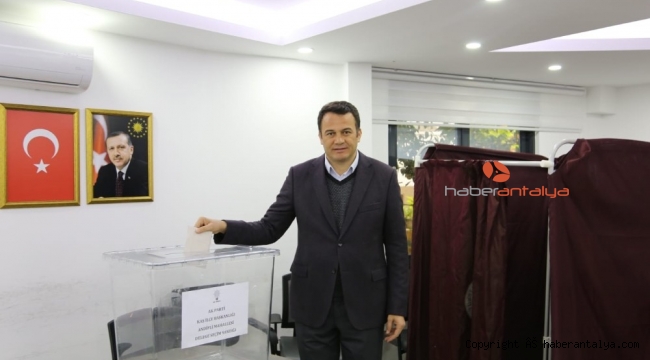 Kaş'ta AK Parti delege seçimleri yapıldı