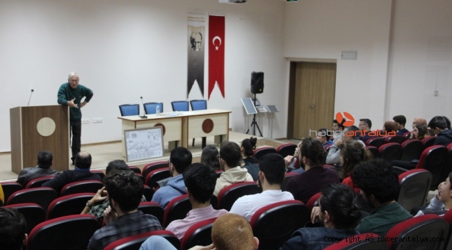 Kemer Denizcilik Fakültesi'nde Türkiye limanları konuşuldu