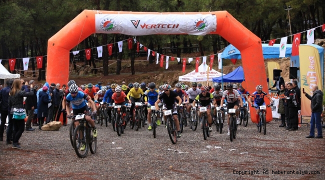 Kepez'in pedal şampiyonları ödüllendirildi
