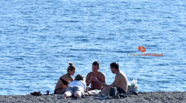 Kış güneşinde deniz keyfi