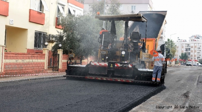 Kızıltoprak'ta yenileme sürüyor
