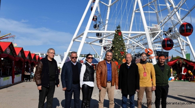 Uysal, Yeni Yıl Market'i ziyaret etti