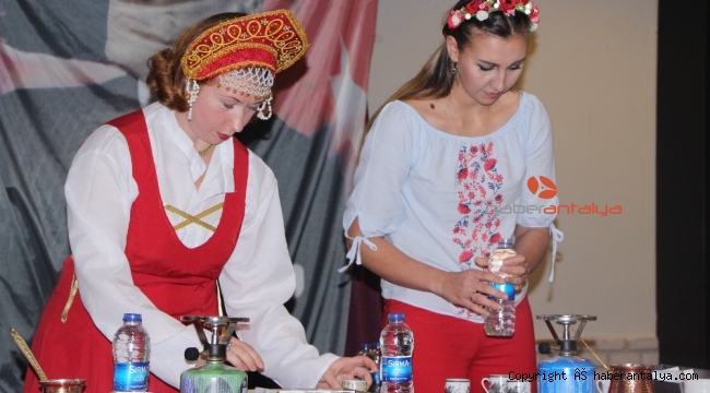 Yabancı gelinler, Türk kahvesi yapmak için yarıştı