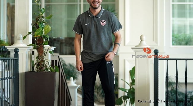 Alin Toşca: "Hagi, Popescu ve Lucescu'yu duymak beni gururlandırıyor"