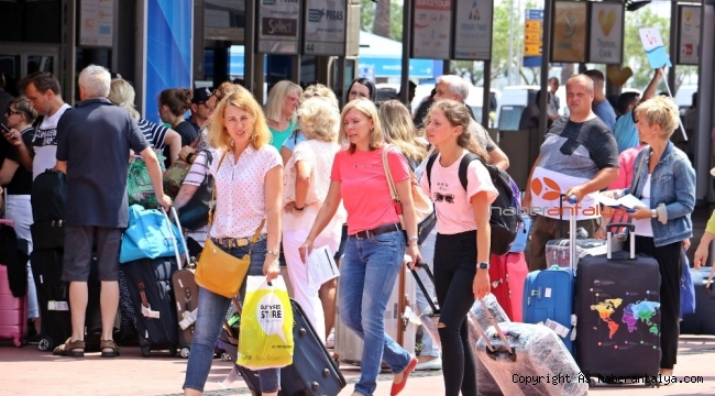 Antalya 2019'u 15 milyon turist rekoruyla kapattı
