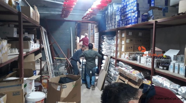 Antalya'da 26 bin 640 kutu tıbbi ürüne el konuldu