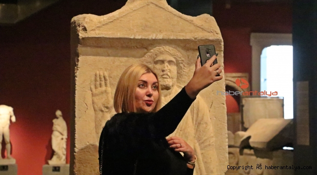 Antalya Müzesi selfie'ledi!
