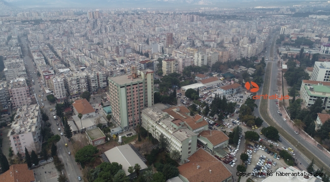 Atatürk Devlet Hastanesi yıkılıyor