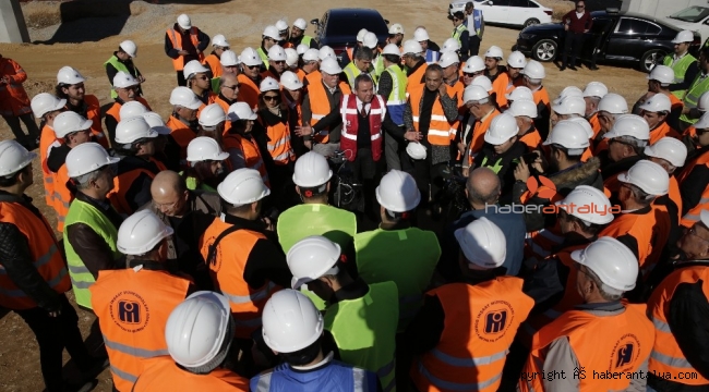 Başkan Böcek'ten raylı sistemi yerinde inceleme